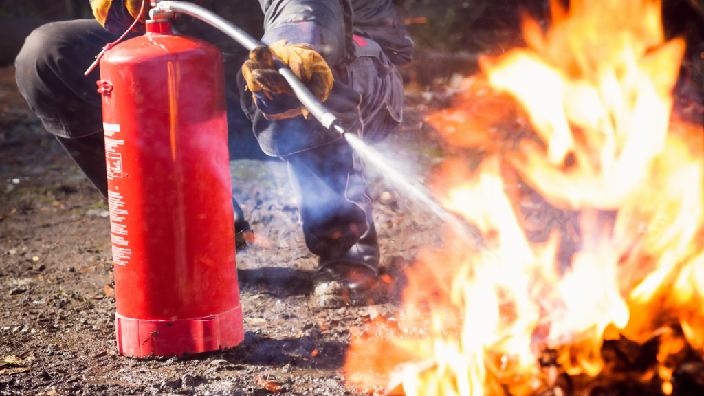 Colaboradores, a salvo, dice Bachoco tras incendio en planta en Lagos de Moreno